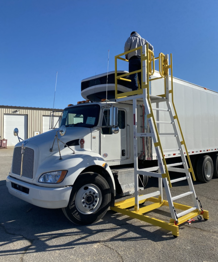 this image shows on-site truck repair in West Sacramento, CA